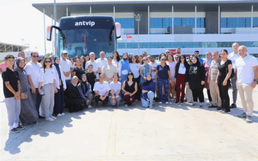 Antalya’lı Gençler Rize ve Mersin’e Uğurlandı